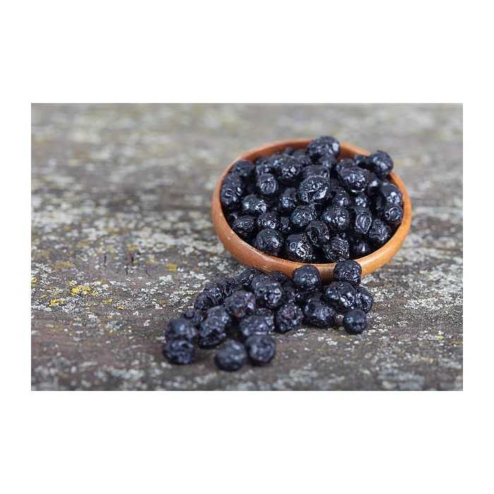 Organic dried blackcurrant berries from France