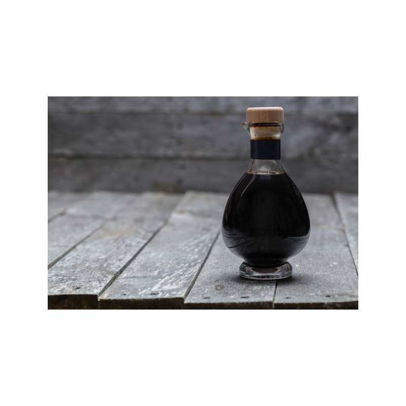Organic blackcurrant vinegar made in France - Direct producer