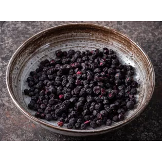 Organic dried blackcurrant berries from France