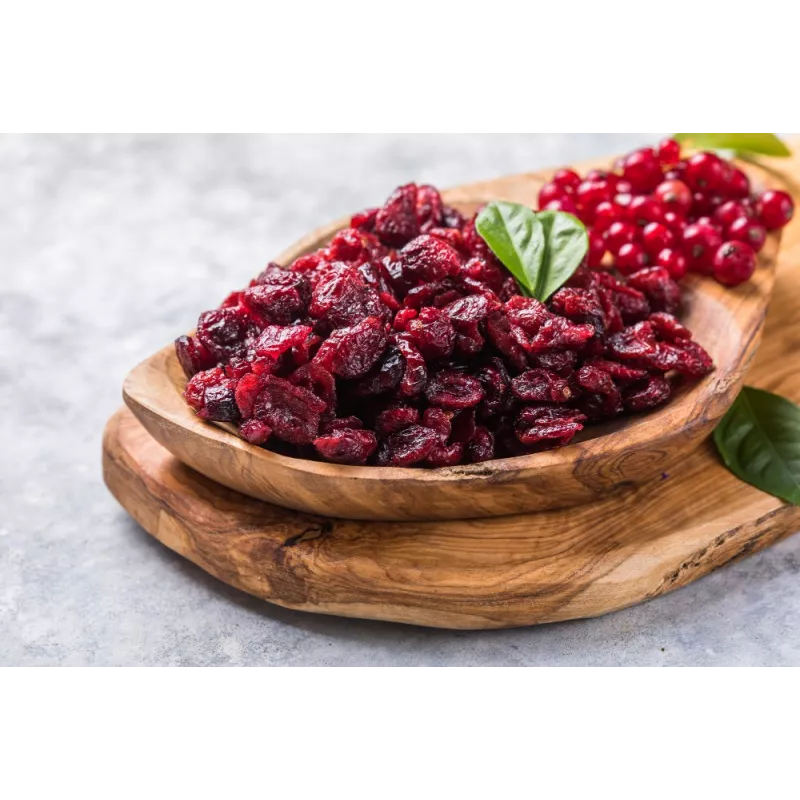 Organic dried cranberries from Canada (half)