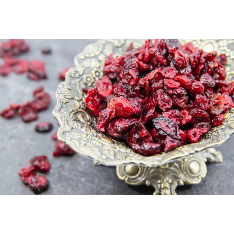 Organic dried cranberries from Canada (half)
