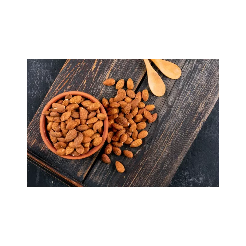 Organic whole raw almonds shelled from Provence - direct producer