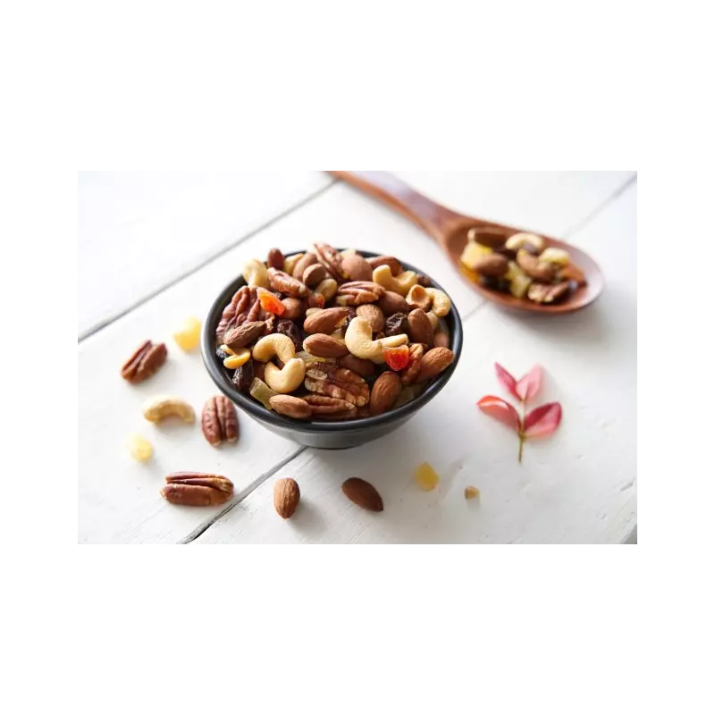 Bite me! - Organic PDO walnut kernel from France, organic pecans, o...