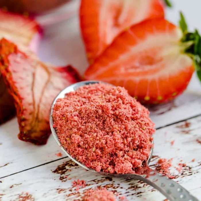 Organic & fairtrade strawberry powder from Uzbekistan