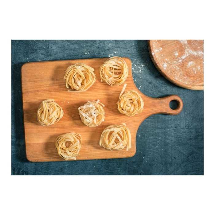 Organic & artisanal tagliatelle with PDO Espelette pepper from Fran...