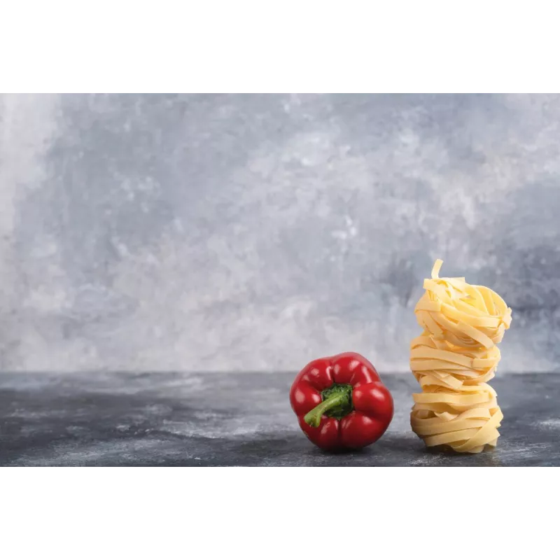 Organic & artisanal tagliatelle with PDO Espelette pepper from Fran...