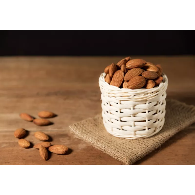 Organic whole raw almonds shelled from Provence - direct producer