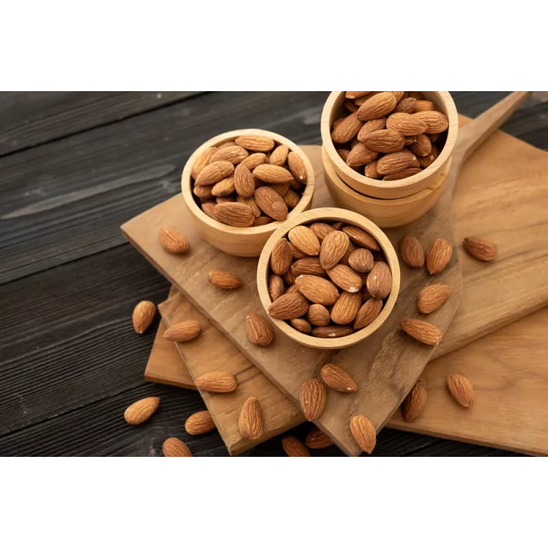 Organic whole raw almonds shelled from Provence - direct producer