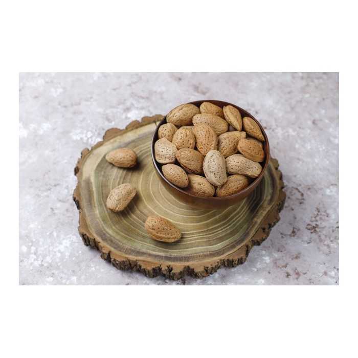 Organic almonds in shell from Provence - direct producer