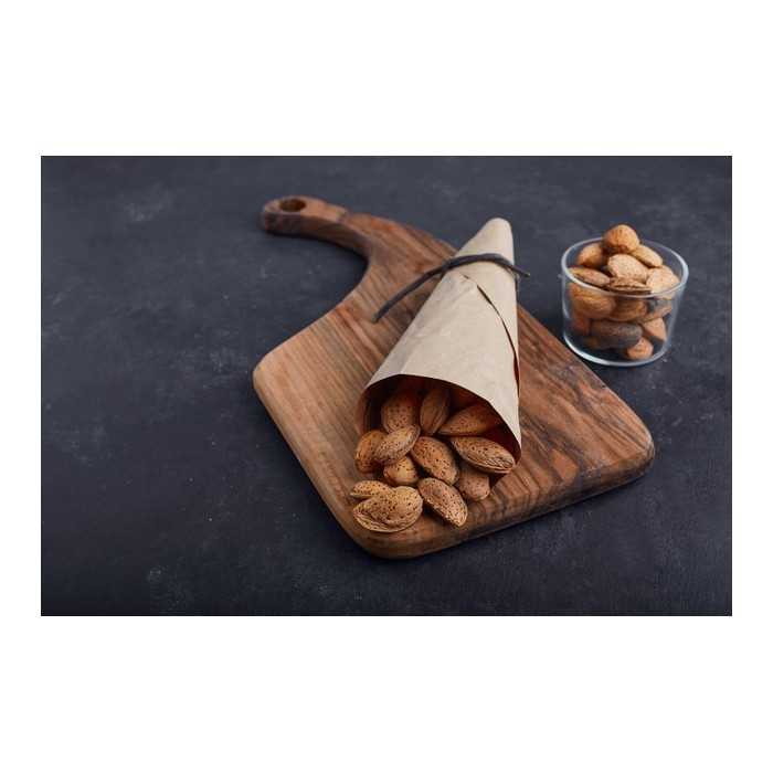 Organic almonds in shell from Provence - direct producer