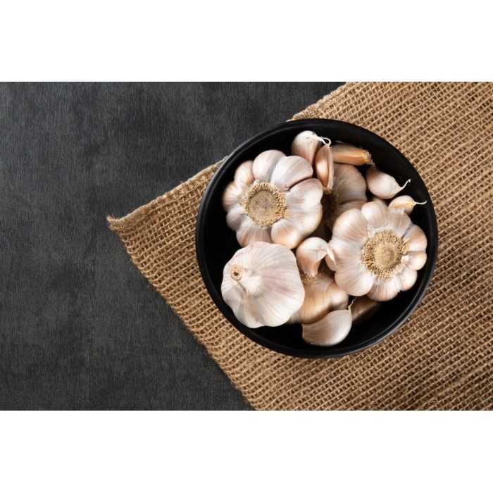 Organic smoked garlic from France