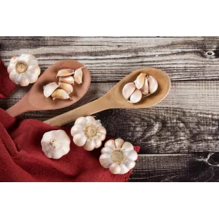 Organic smoked garlic from France