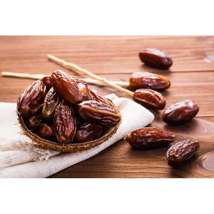 Organic & Fairtrade pitted dates Deglet-Nour from Sahara Oasis in T...