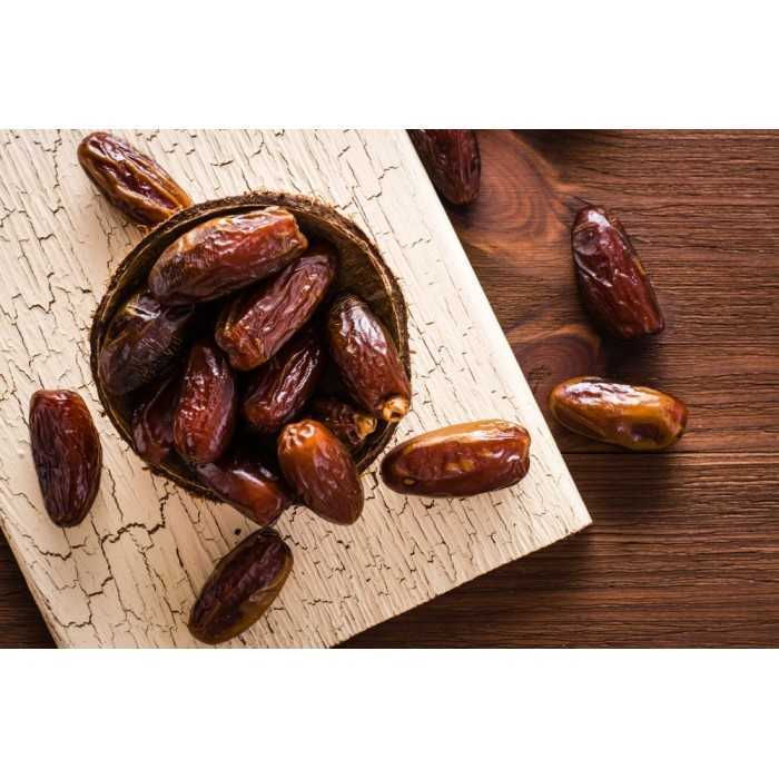 Organic & Fairtrade pitted dates Deglet-Nour from Sahara Oasis in T...