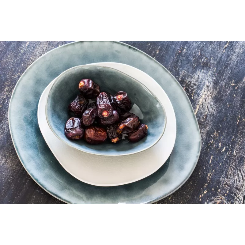 Organic & Fairtrade pitted dates Deglet-Nour from Sahara Oasis in T...
