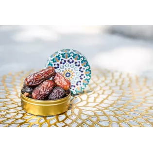 Organic & Fairtrade pitted dates Deglet-Nour from Sahara Oasis in T...