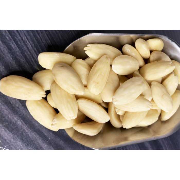 Organic whole raw white peeled almonds from France - Direct producer