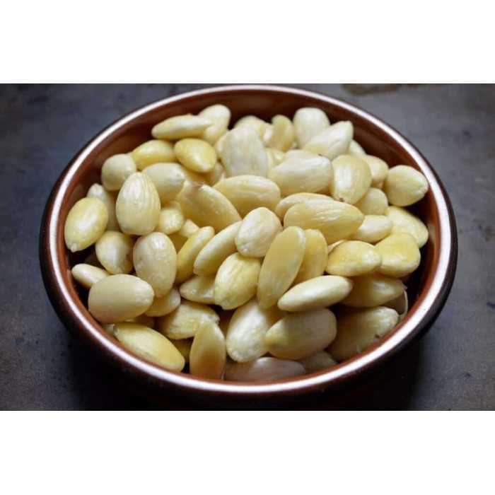 Organic whole raw white peeled almonds from France - Direct producer