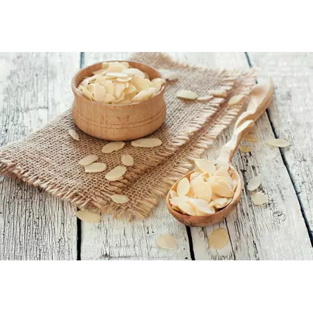 Organic raw flaked almonds from France - Direct producer