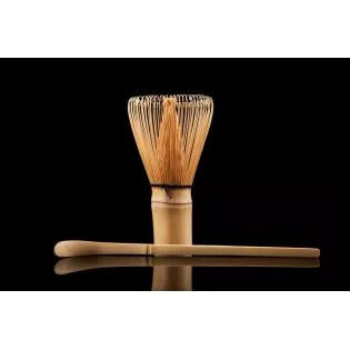 Chasen ou fouet & chashaku ou spatule traditionnels pour Matcha en ...