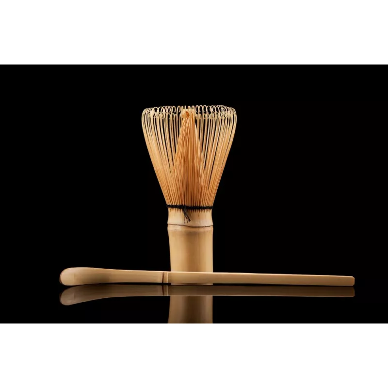Chasen ou fouet & chashaku ou spatule traditionnels pour Matcha en ...