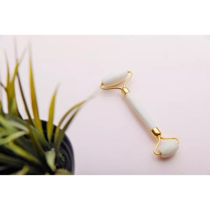 Rouleau de beauté de quartz blanc pur pour le visage - Fait main