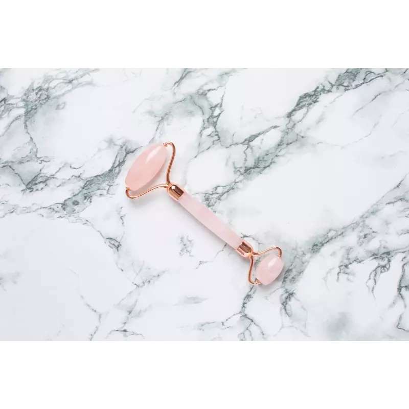 Pure pink quartz beauty roller for the face - Handmade