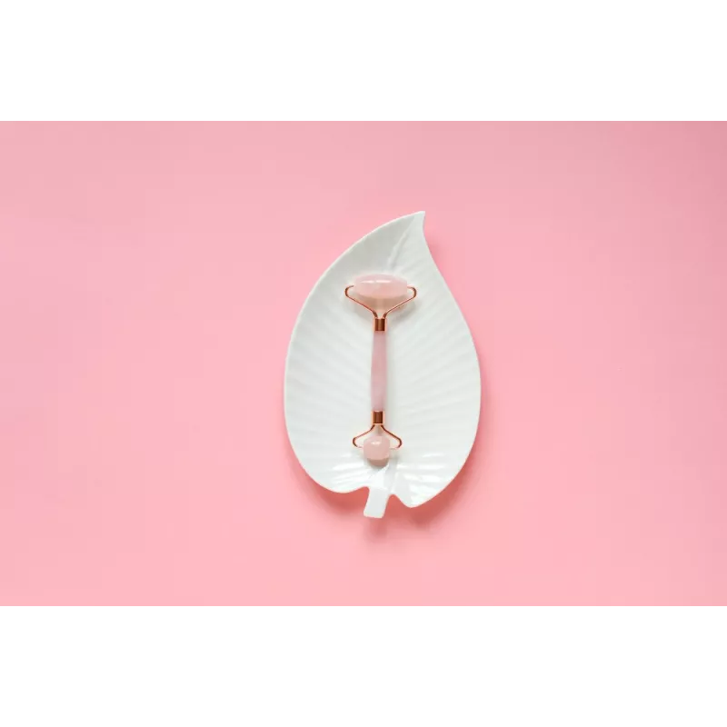 Rouleau de beauté de quartz rose pur pour le visage - Fait main