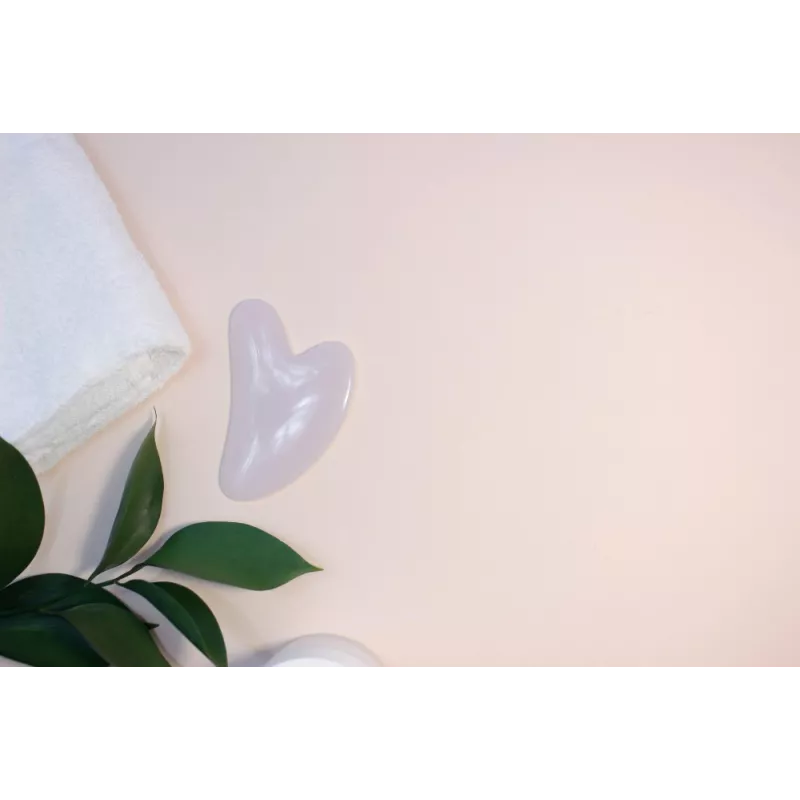 Gua sha de quartz blanc pur pour le visage - Fait main