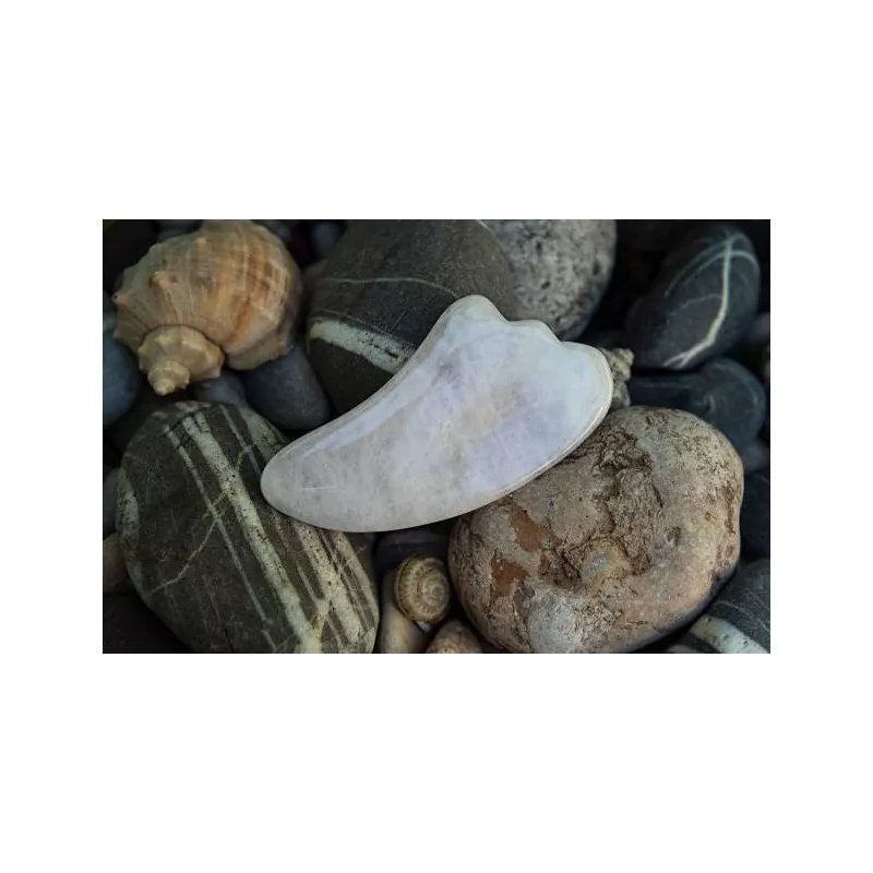 Gua sha de quartz blanc pur pour le visage - Fait main Gua sha de quartz blanc pur pour le visage - Fait main