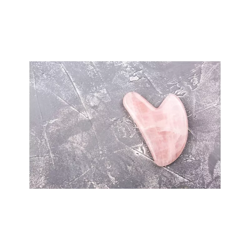 Gua sha de quartz rose pur pour le visage - Fait main