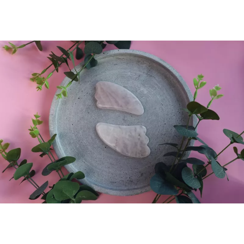 Gua sha de quartz rose pur pour le visage - Fait main