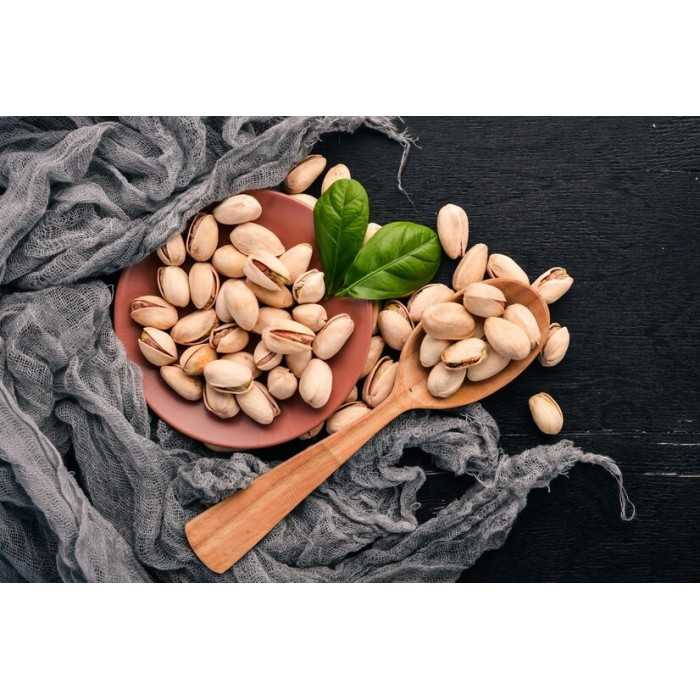 Organic pistachios PDO from Brontë in shell grilled and without sal...