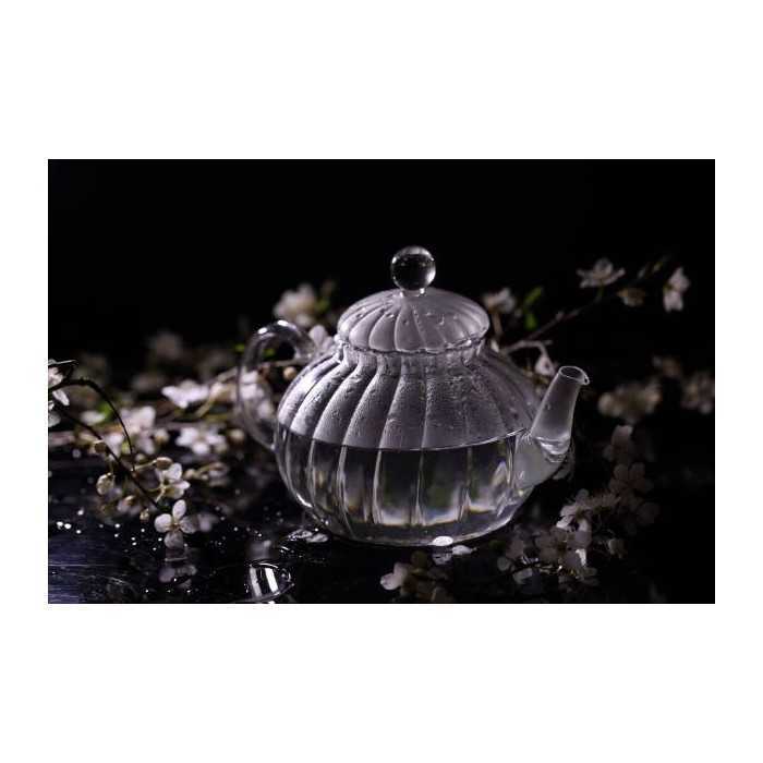 Chiseled borosilicate glass teapot with glass infuser