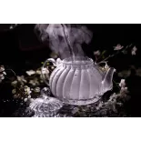 Chiseled borosilicate glass teapot with glass infuser