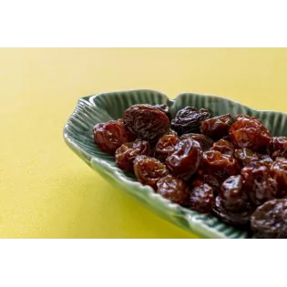 Organic & fairtrade sultanine raisins from Uzbekistan - Sulphur free