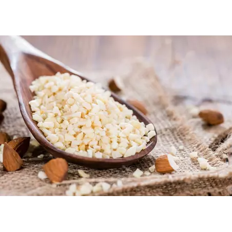 Raw organic chopped almonds from France - Direct producer