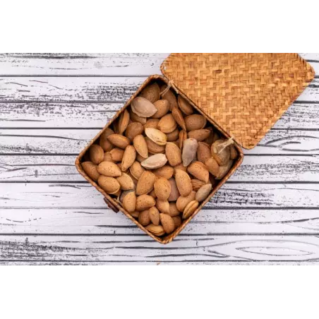 Organic almonds in shell from Provence - direct producer