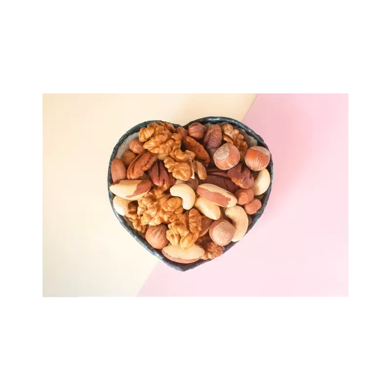 Bite me! - Organic PDO walnut kernel from France, organic pecans, o...