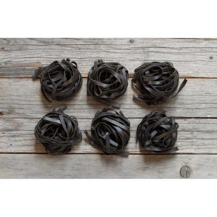 Organic & artisanal tagliatelle with squid ink from France - direct...