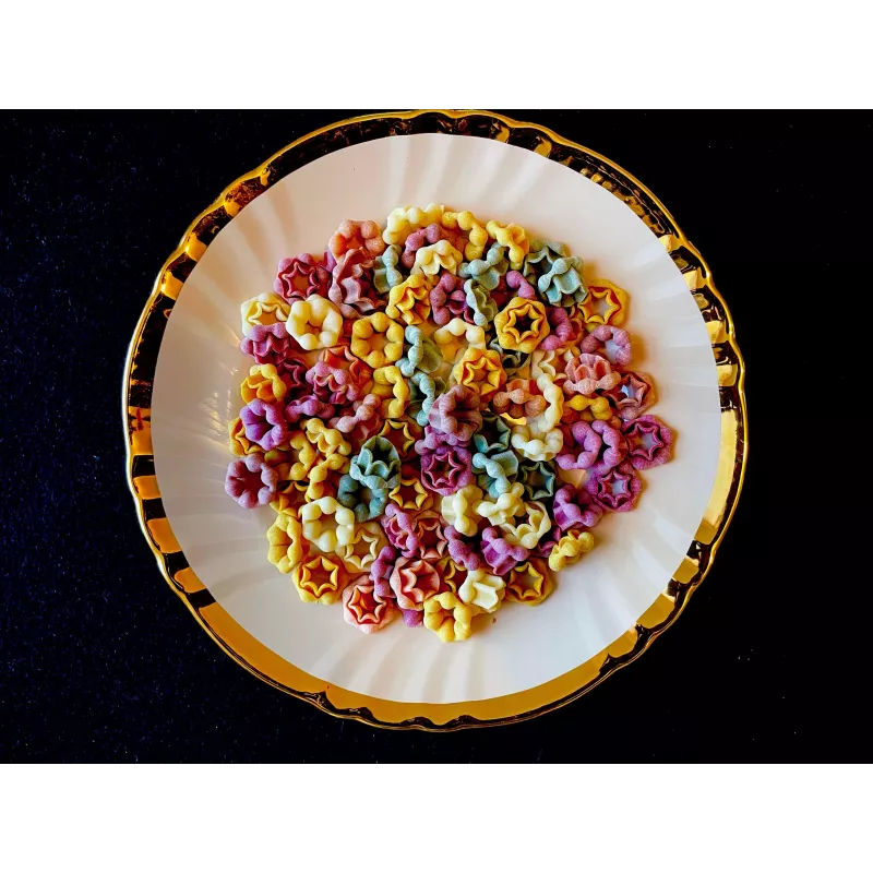 Cappello da chef multicolored artisanal & natural pasta from Italy ... Cappello da chef multicolored artisanal & natural pasta from Italy ...