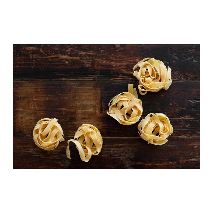 Organic & artisanale tagliatelle with hazelnuts from Italy - Direct...