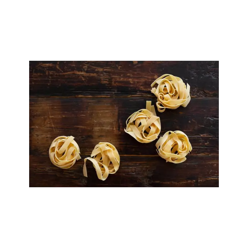 Organic & artisanale tagliatelle with hazelnuts from Italy - Direct...