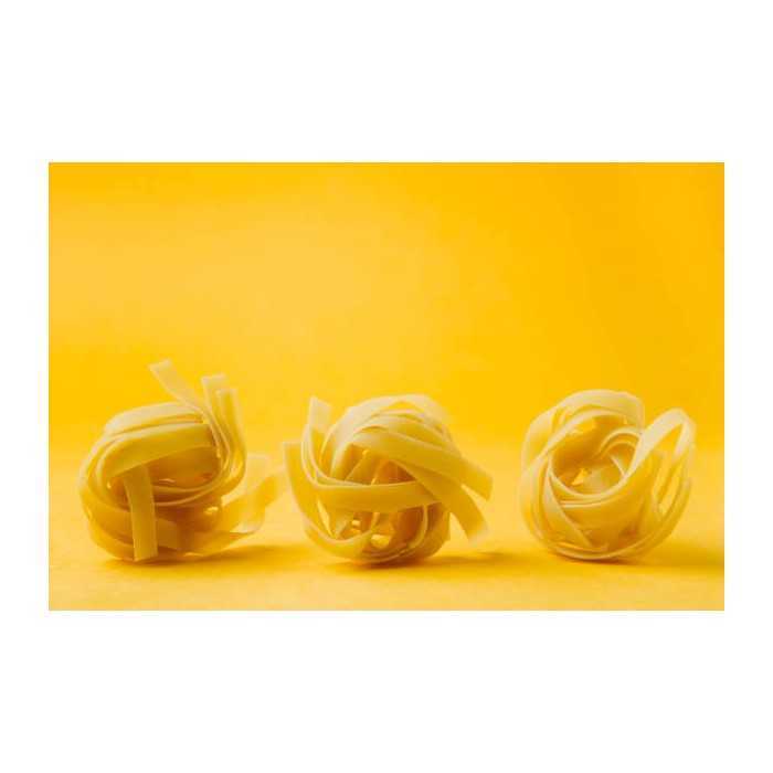 Organic & artisanal tagliatelle with saffron from Gâtinais in Franc...