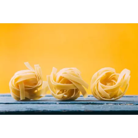 Organic & artisanal tagliatelle with saffron from Gâtinais in Franc...
