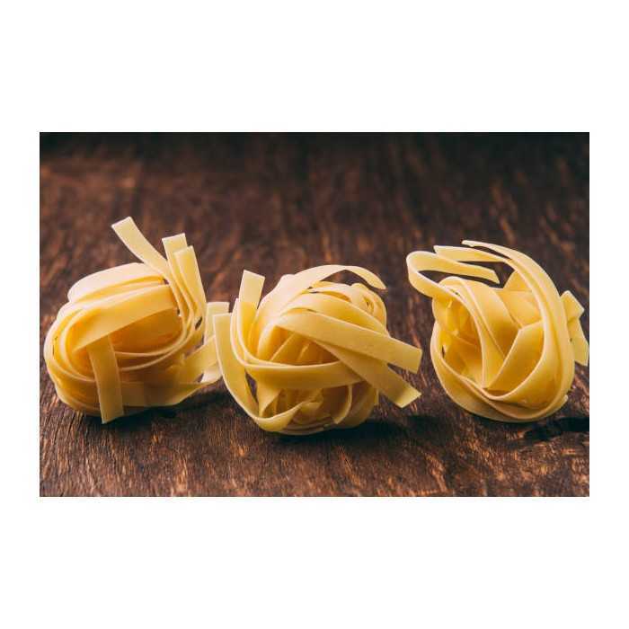 Organic & artisanal tagliatelle with saffron from Gâtinais in Franc...