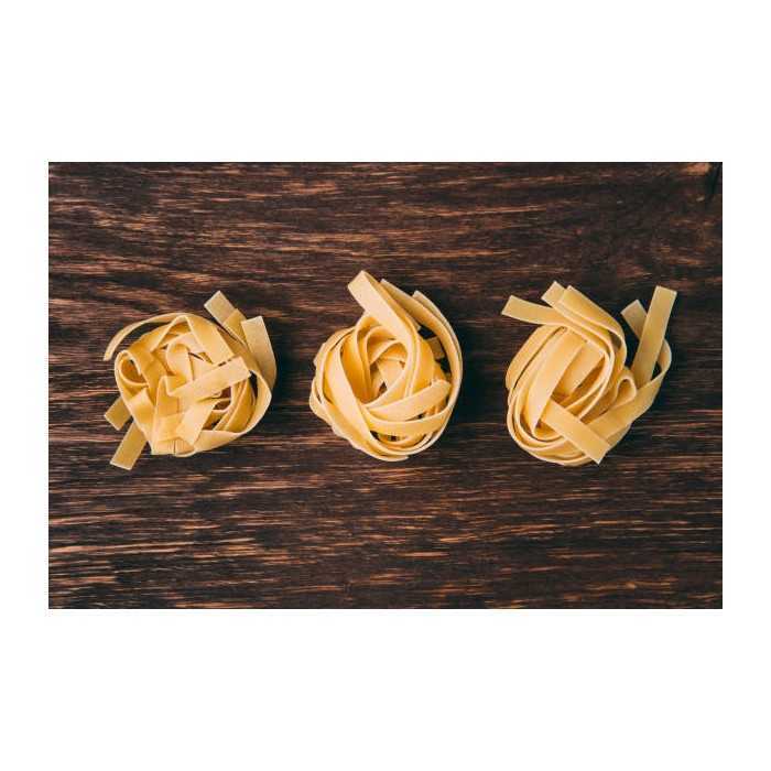 Organic & artisanal tagliatelle with saffron from Gâtinais in Franc...