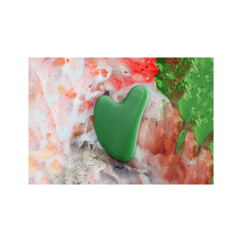 Gua sha en jade pur pour le visage - Fait main