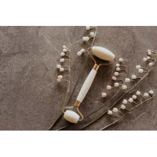 Rouleau de beauté de quartz blanc pur pour le visage - Fait main