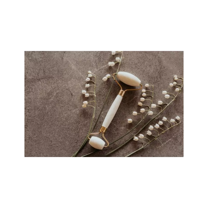 Rouleau de beauté de quartz blanc pur pour le visage - Fait main Rouleau de beauté de quartz blanc pur pour le visage - Fait main